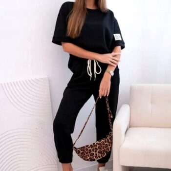 Compleu sport-casual, mesaj *Life isn*t perfect, but your life can be*, maro