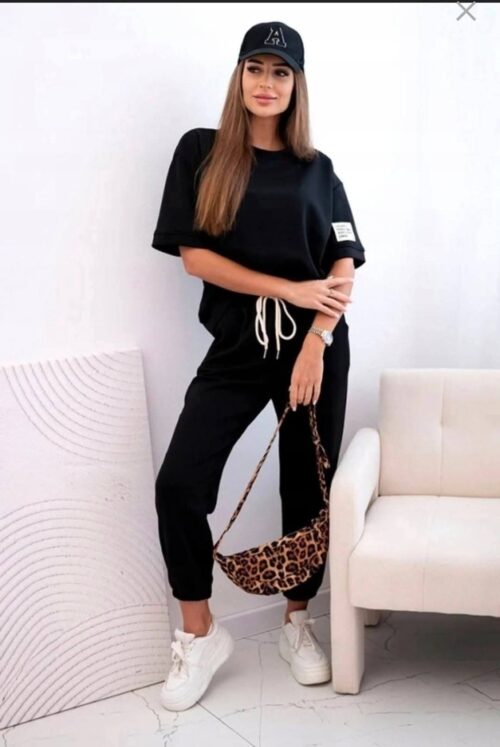 Compleu sport-casual, mesaj *Life isn*t perfect, but your life can be*, maro